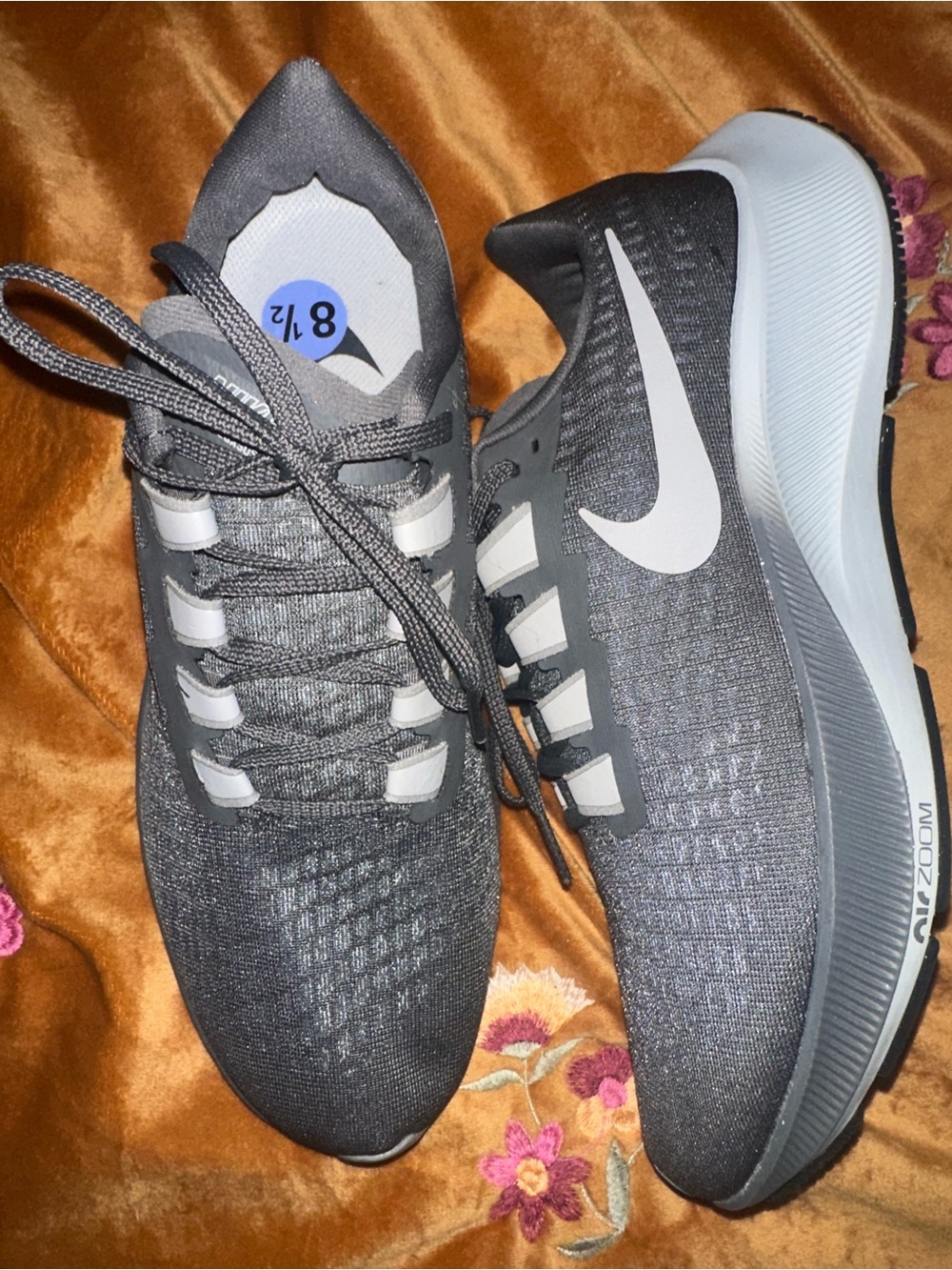 NEW Nike Zoom Pegasus 37 Grey and White Knit Running Sneakers NEW!! Sz 8.5 ZOOM!